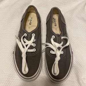 Levi’s | Women’s shoes | gray | size 7.5